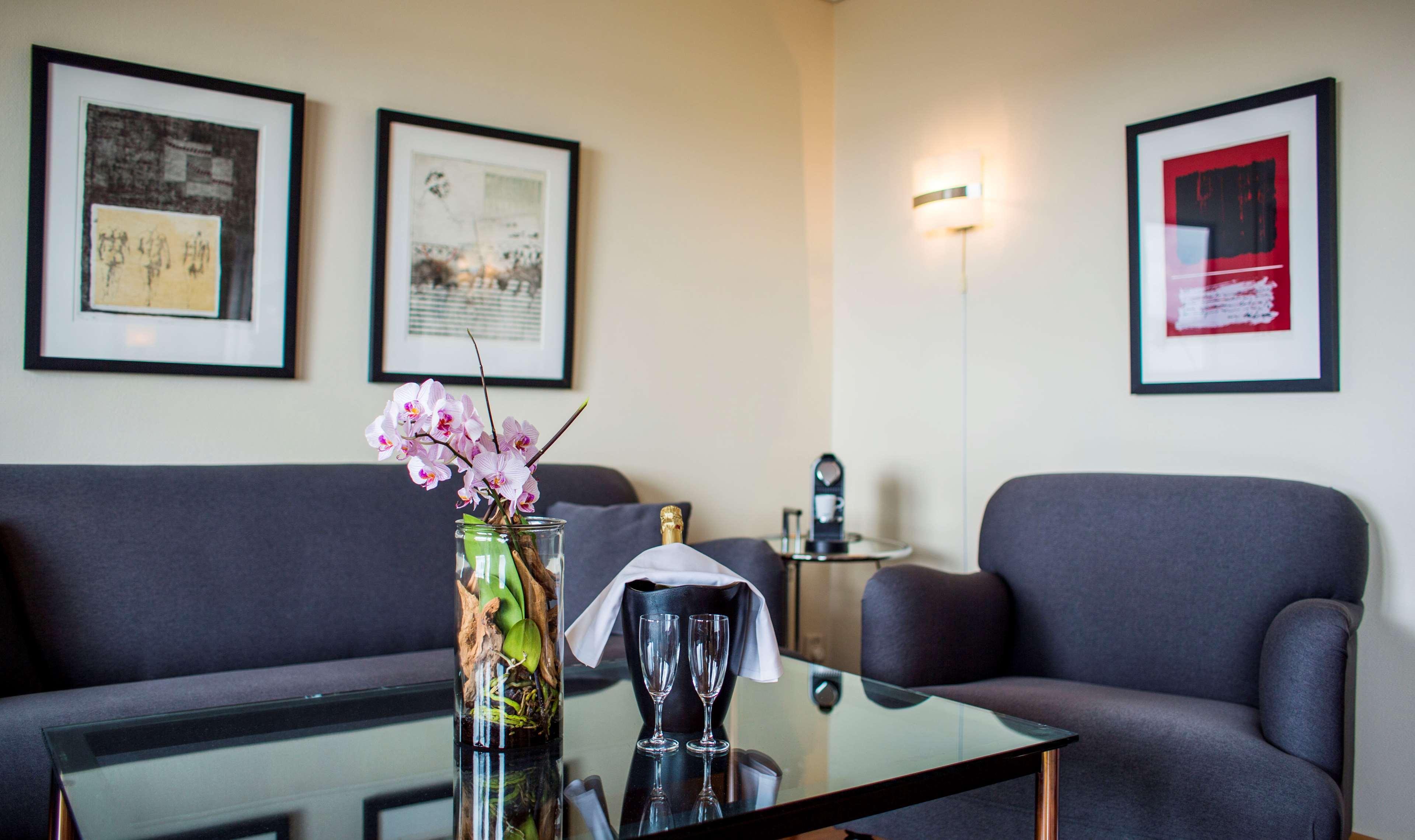 Hotel Radisson Blu Caledonien Hotel, 4*